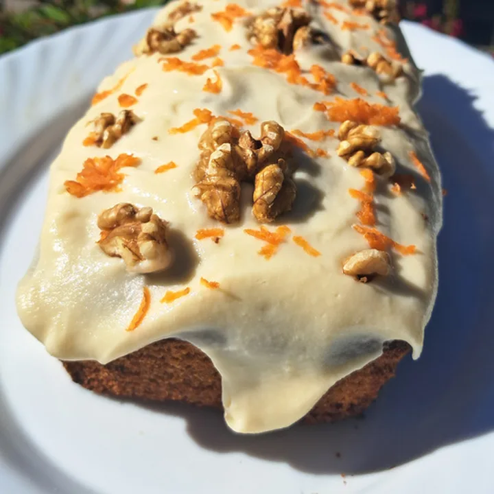 Budín carrot con frosting